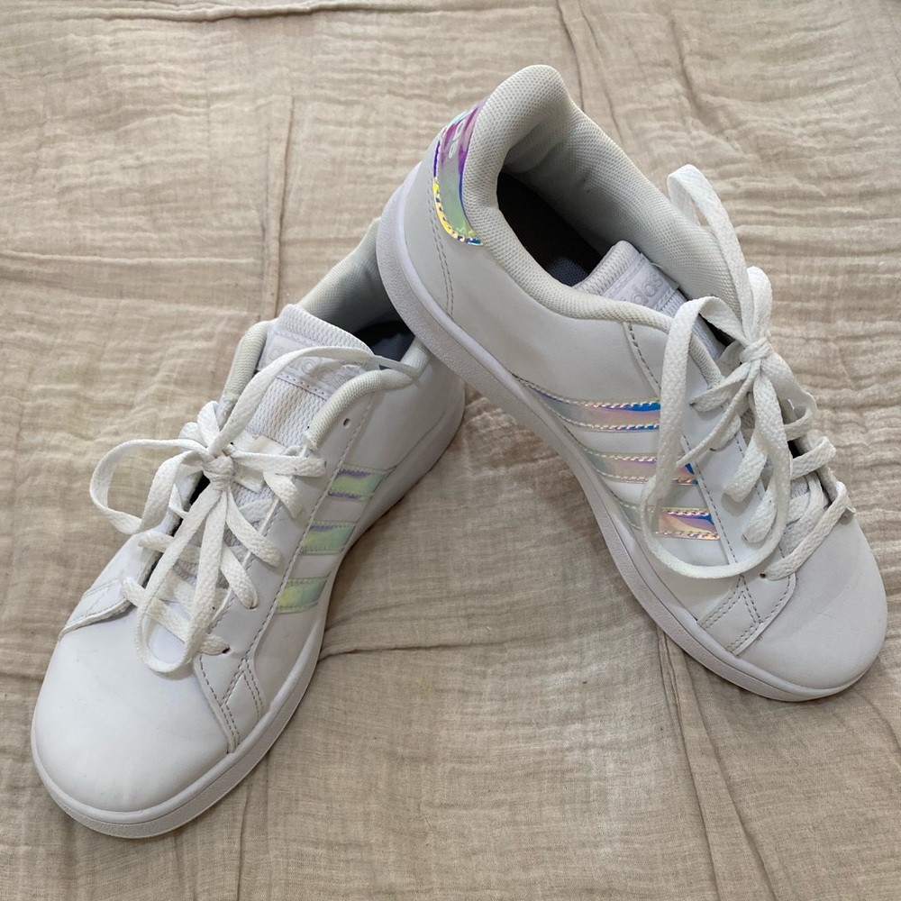Kids Tennis Shoes